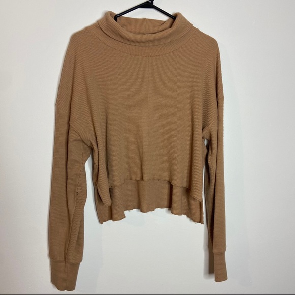 Aritzia tan waffle shirt